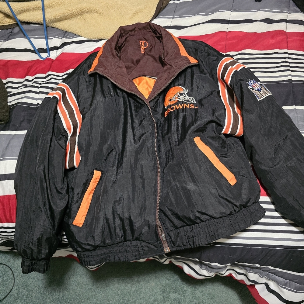 XXL Cleveland Browns Foot Locker NFL Pro Player Vintage Reversible Jacket